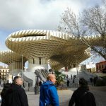 Paseando por la 'plaza de las setas'